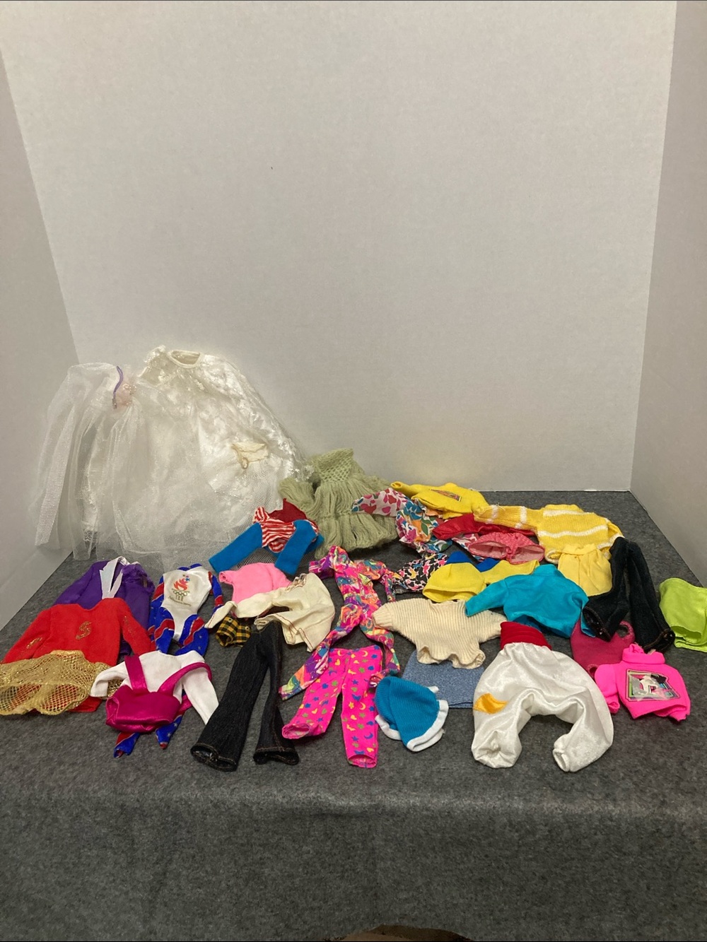 Barbie & doll clothes and two penny brite dresses - Picture 8 of 12